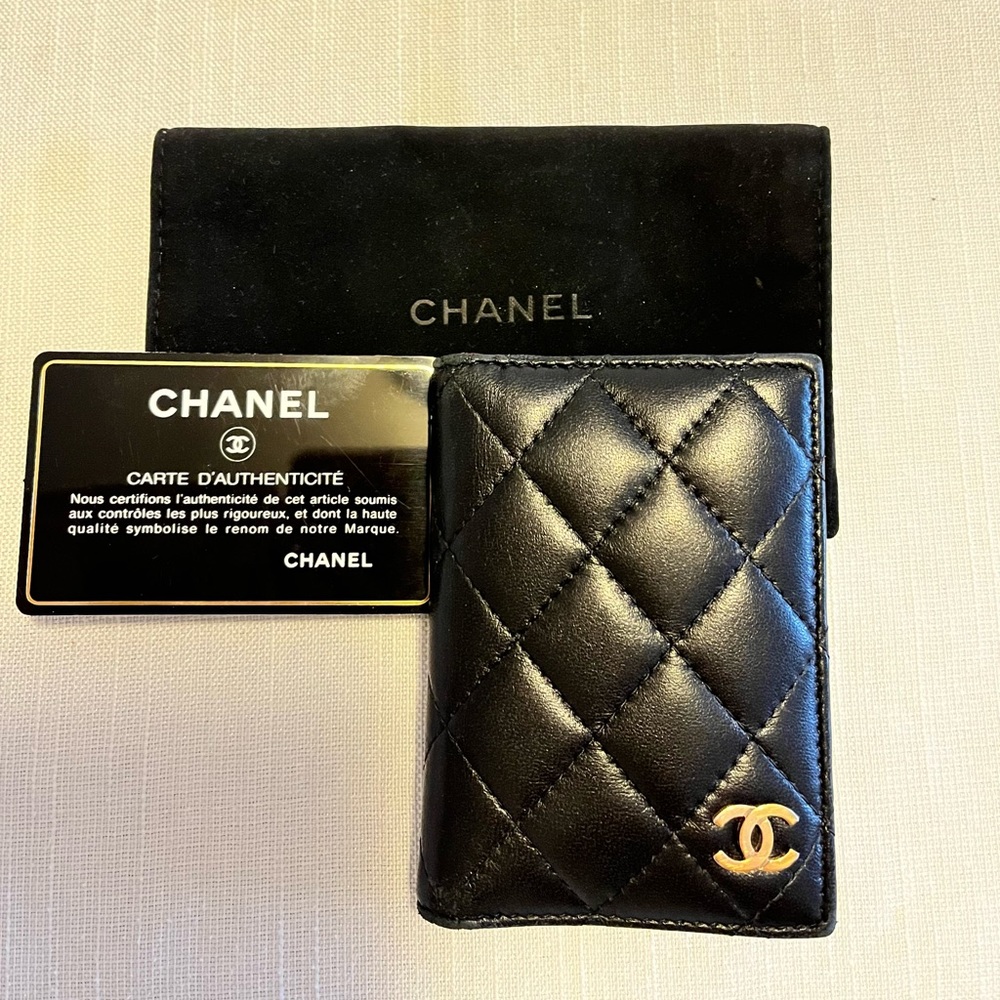 Authentic Chanel ID Bifold Lambskin Leather Wallet (unisex)